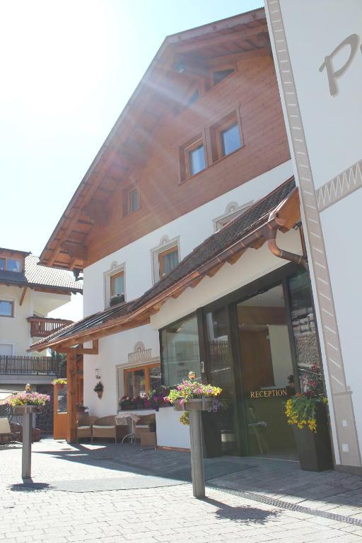 Hotel Pra Tlusel Selva di Val Gardena Exterior photo